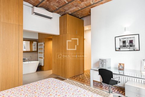 4 bedrooms apartment for sale in Barcelona, Catalonia, Spain № 8796 - photo 20