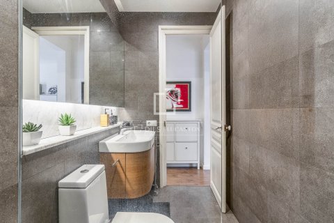 2 bedrooms apartment for sale in Barcelona, Catalonia, Spain № 8797 - photo 11