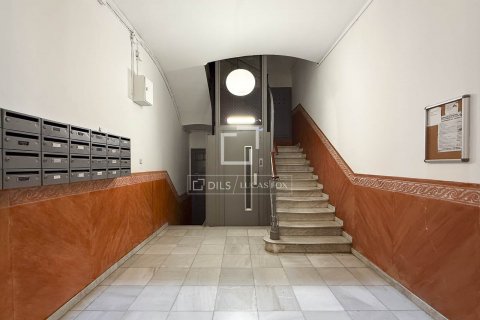 2 bedrooms apartment for sale in Barcelona, Catalonia, Spain № 8797 - photo 30