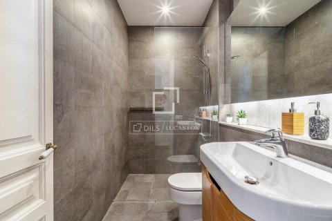 2 bedrooms apartment for sale in Barcelona, Catalonia, Spain № 8797 - photo 9