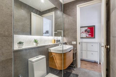 2 bedrooms apartment for sale in Barcelona, Catalonia, Spain № 8797 - photo 10