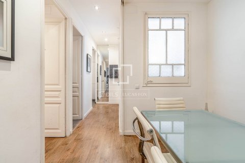 2 bedrooms apartment for sale in Barcelona, Catalonia, Spain № 8797 - photo 12