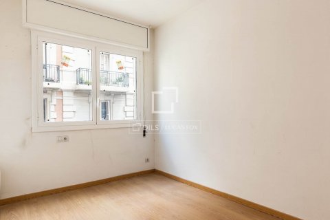 4 bedrooms apartment for sale in Barcelona, Catalonia, Spain № 8738 - photo 16
