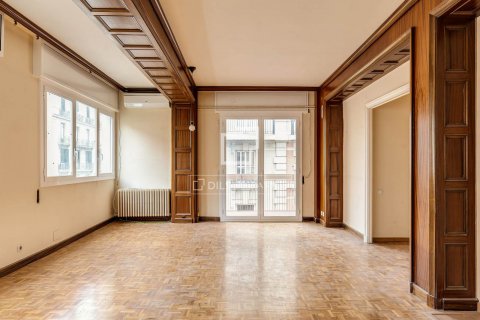 4 bedrooms apartment for sale in Barcelona, Catalonia, Spain № 8738