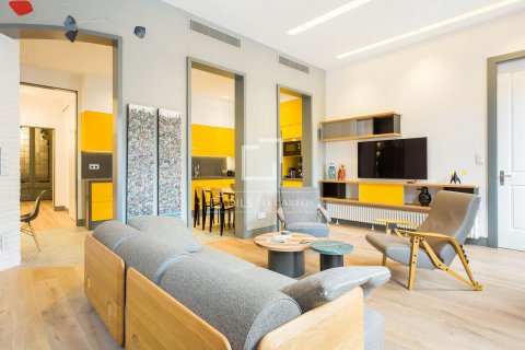 3 bedrooms apartment for sale in Barcelona, Catalonia, Spain № 8739 - photo 3