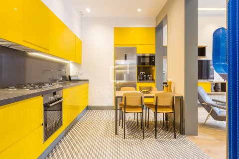 3 bedrooms apartment for sale in Barcelona, Catalonia, Spain № 8739 - photo 6