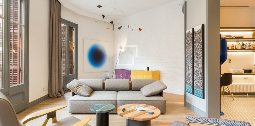 3 bedrooms apartment for sale in Barcelona, Catalonia, Spain № 8739