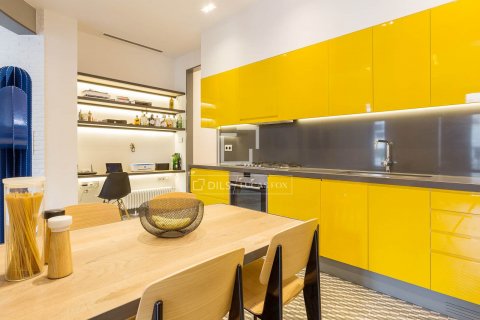 3 bedrooms apartment for sale in Barcelona, Catalonia, Spain № 8739 - photo 7