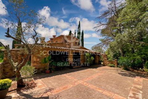 10 bedrooms house for sale in Caldes de Malavella, Girona, Catalonia, Spain № 6058 - photo 9