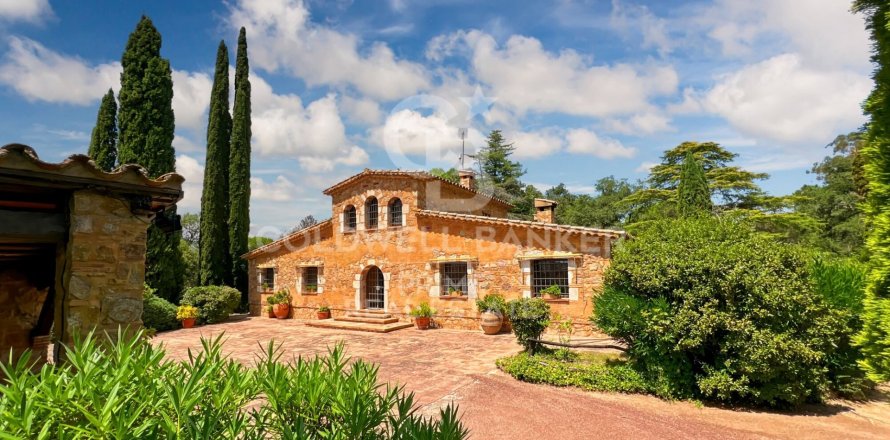 10 bedrooms house for sale in Caldes de Malavella, Girona, Catalonia, Spain № 6058