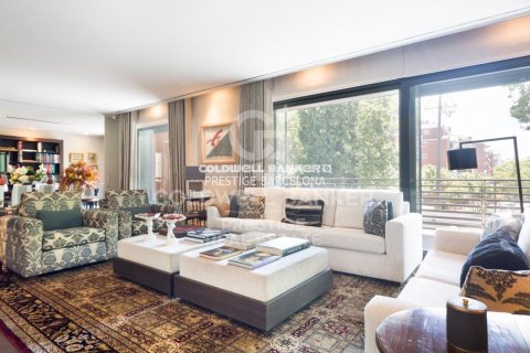 5 bedrooms apartment for sale in Barcelona, Catalonia, Spain № 6053