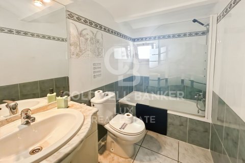 2208 sq.m. hotel for sale in Llanca, Girona, Catalonia, Spain № 5655 - photo 27