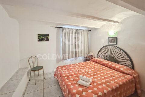 2208 sq.m. hotel for sale in Llanca, Girona, Catalonia, Spain № 5655 - photo 25