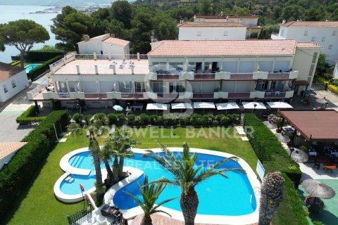 2208 sq.m. hotel for sale in Llanca, Girona, Catalonia, Spain № 5655 - photo 2