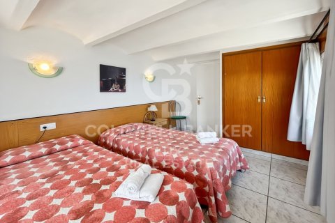 2208 sq.m. hotel for sale in Llanca, Girona, Catalonia, Spain № 5655 - photo 26