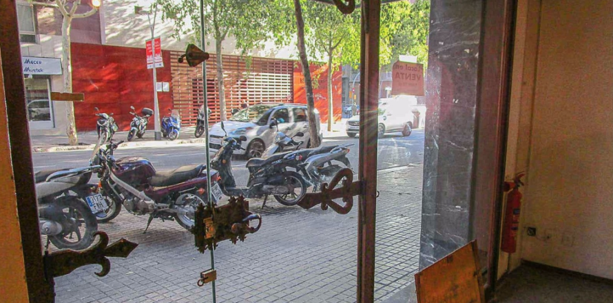 475 sq.m. commercial property for sale in Eixample, Barcelona, Catalonia, Spain № 1197