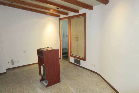 475 sq.m. commercial property for sale in Eixample, Barcelona, Catalonia, Spain № 1197 - photo 8