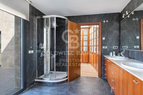 5 bedrooms house for rent in Esplugues de Llobregat, Barcelona, Catalonia, Spain № 8021 - photo 15