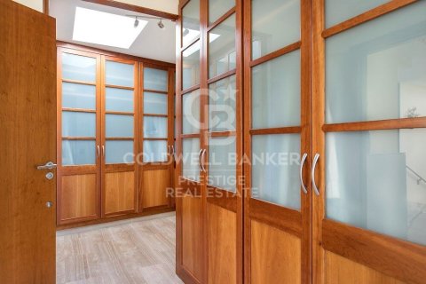 5 bedrooms house for rent in Esplugues de Llobregat, Barcelona, Catalonia, Spain № 8021 - photo 21