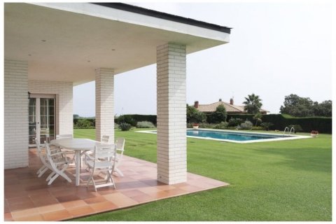 6 bedrooms villa for sale in Sant Andreu de Llavaneres, Barcelona, Catalonia, Spain № 934 - photo 3