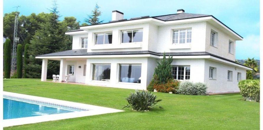 6 bedrooms villa for sale in Sant Andreu de Llavaneres, Barcelona, Catalonia, Spain № 934