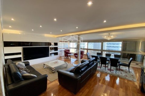 4 bedrooms apartment for sale in Barcelona, Catalonia, Spain № 935