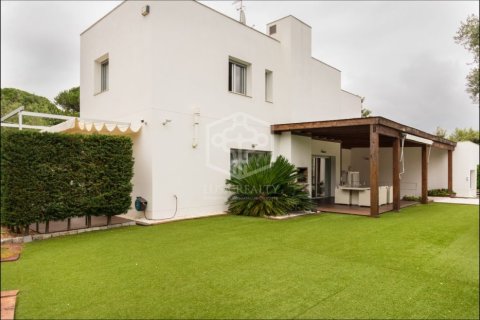 4 bedrooms villa for sale in Sant Andreu de Llavaneres, Barcelona, Catalonia, Spain № 940 - photo 10