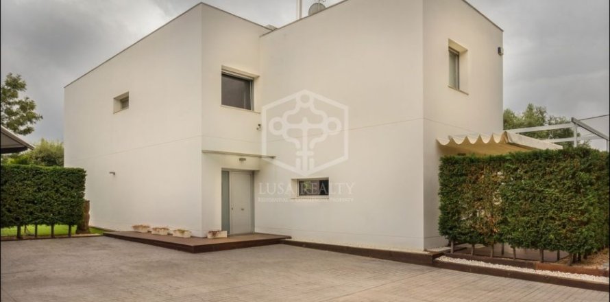 4 bedrooms villa for sale in Sant Andreu de Llavaneres, Barcelona, Catalonia, Spain № 940