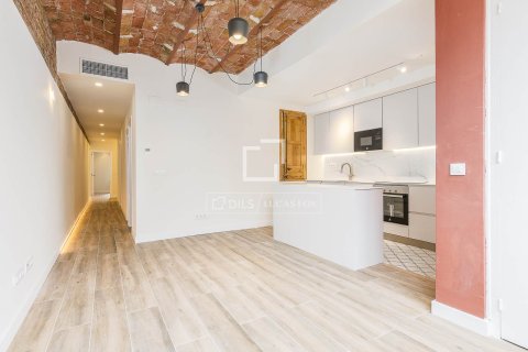 2 bedrooms apartment for sale in Barcelona, Catalonia, Spain № 6285 - photo 10