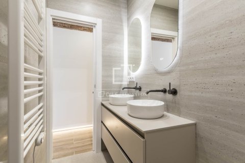 2 bedrooms apartment for sale in Barcelona, Catalonia, Spain № 6285 - photo 20