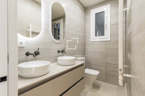 2 bedrooms apartment for sale in Barcelona, Catalonia, Spain № 6285 - photo 18