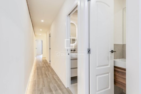 2 bedrooms apartment for sale in Barcelona, Catalonia, Spain № 6285 - photo 13