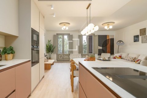Купить квартиру в Барселона, Испания с 3 спальни, 135м², № 8888 - фото 8