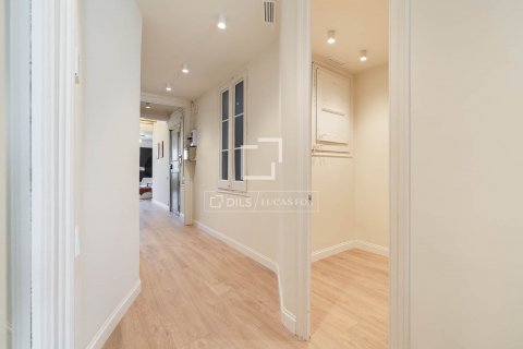 Купить квартиру в Барселона, Испания с 3 спальни, 135м², № 8888 - фото 3