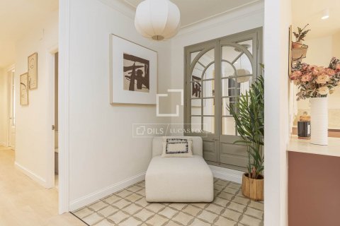 Купить квартиру в Барселона, Испания с 3 спальни, 135м², № 8888 - фото 9