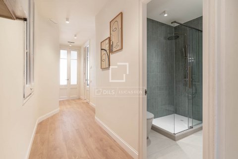 Купить квартиру в Барселона, Испания с 3 спальни, 135м², № 8888 - фото 15