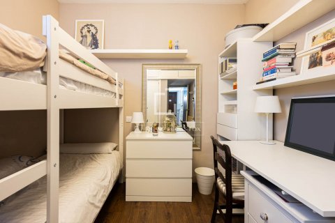 Apartamento de 5 dormitorios en venta en Barcelona, Cataluña, Spain № 8889 - foto 20