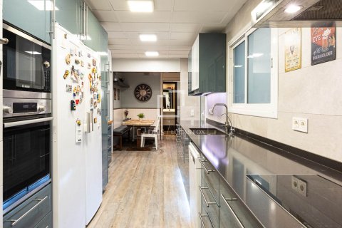 Apartamento de 5 dormitorios en venta en Barcelona, Cataluña, Spain № 8889 - foto 10