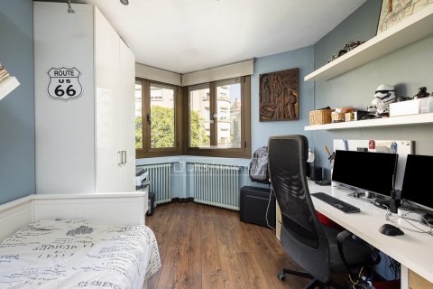 Apartamento de 5 dormitorios en venta en Barcelona, Cataluña, Spain № 8889 - foto 19