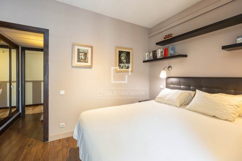Apartamento de 5 dormitorios en venta en Barcelona, Cataluña, Spain № 8889 - foto 24