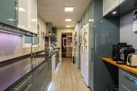 Apartamento de 5 dormitorios en venta en Barcelona, Cataluña, Spain № 8889 - foto 12