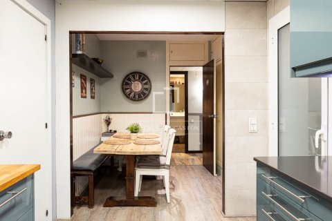 Apartamento de 5 dormitorios en venta en Barcelona, Cataluña, Spain № 8889 - foto 11