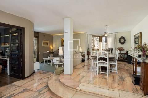 Apartamento de 5 dormitorios en venta en Barcelona, Cataluña, Spain № 8889 - foto 5
