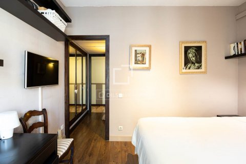Apartamento de 5 dormitorios en venta en Barcelona, Cataluña, Spain № 8889 - foto 23