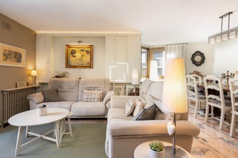 Apartamento de 5 dormitorios en venta en Barcelona, Cataluña, Spain № 8889 - foto 7