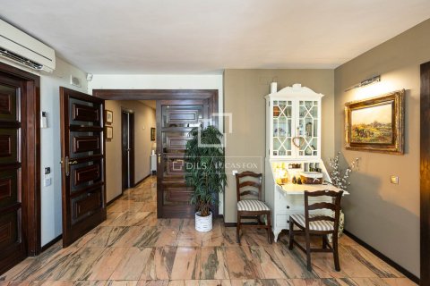 Apartamento de 5 dormitorios en venta en Barcelona, Cataluña, Spain № 8889 - foto 13