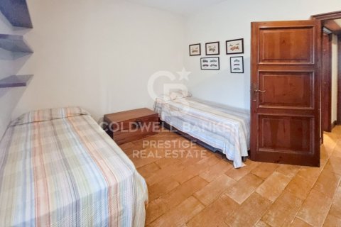 Купить дом в Сан-Андреу-де-Льяванерес, Испания с 9 спален, 817м², № 5880 - фото 17