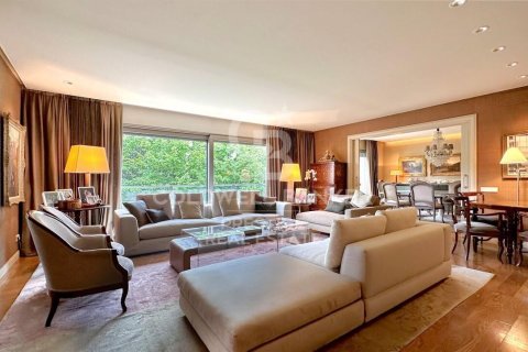 5 bedrooms apartment for sale in Barcelona, Catalonia, Spain № 5881