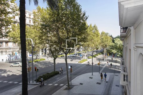 Купить квартиру в Барселона, Испания с 3 спальни, 137м², № 8696 - фото 9