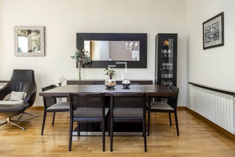 Купить квартиру в Барселона, Испания с 3 спальни, 137м², № 8696 - фото 2